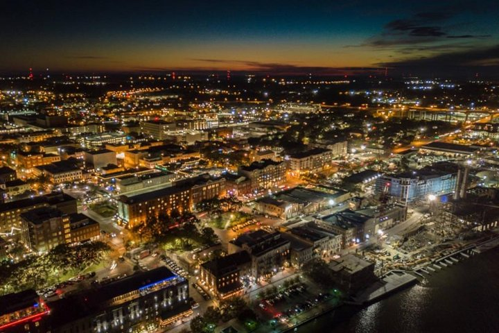 Epic Savannah Bar Crawl: By Let’s Roam - Photo 1 of 5